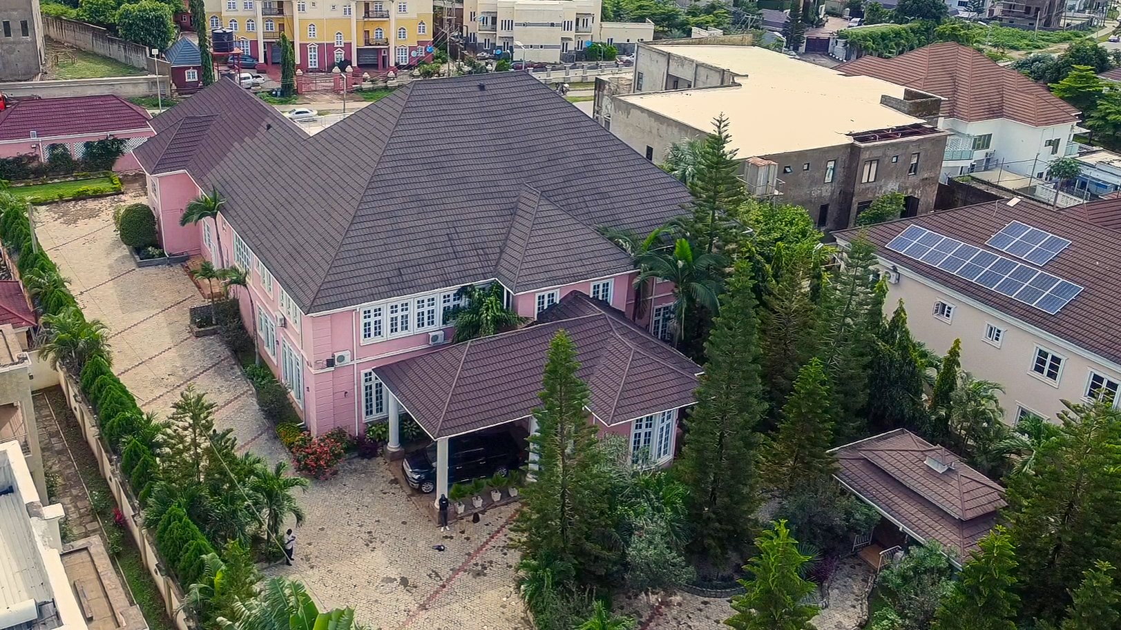 Luxury 12-Bedroom Mansion for Sale in Asokoro