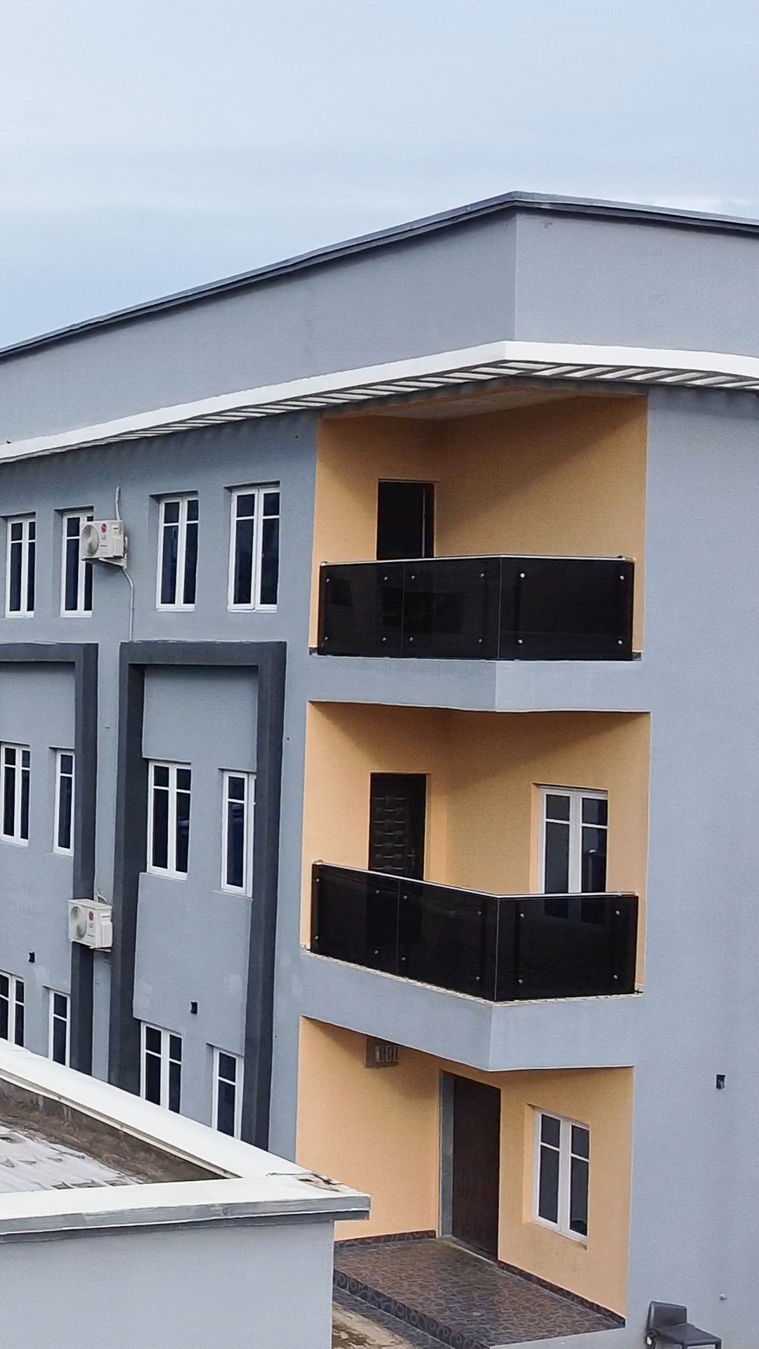 Timeline 6_01_00_00_00 Contemporary 4-Bedroom Terrace Duplex for Sale in Lifecamp